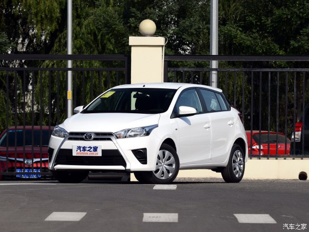 VS YARiS L  2015 1.5E ԄȄӰ