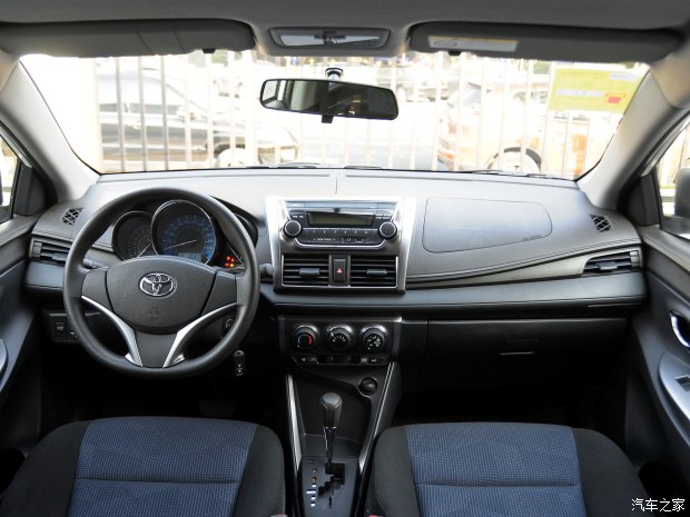 VS YARiS L  2015 1.5E ԄȄӰ