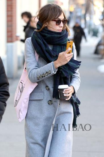 ؕrg211գɺ (Alexa Chung) ɫyڼ~s֡