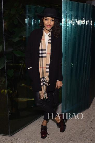 Remi Nicole[BurberryLook