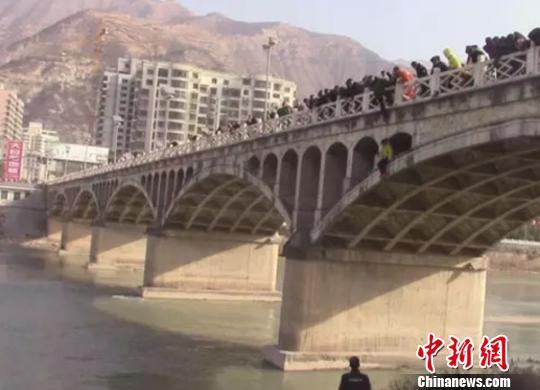 <a href=http://m.jitongbianyaqi.com/news/ target=_blank class=infotextkey>C</a>һ񾯞pŮ ξ